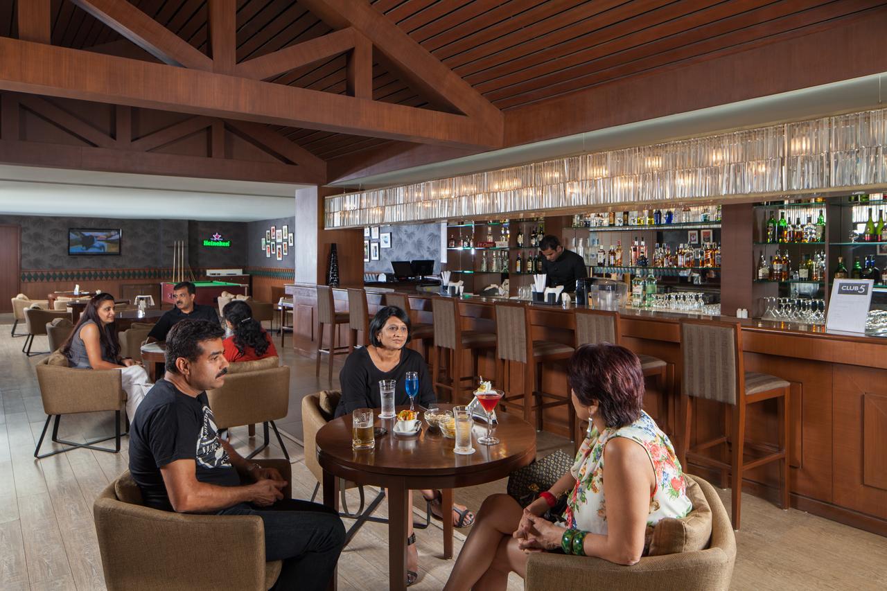 Dlf Club 5 Ξενοδοχείο Γκουργκάον Εξωτερικό φωτογραφία